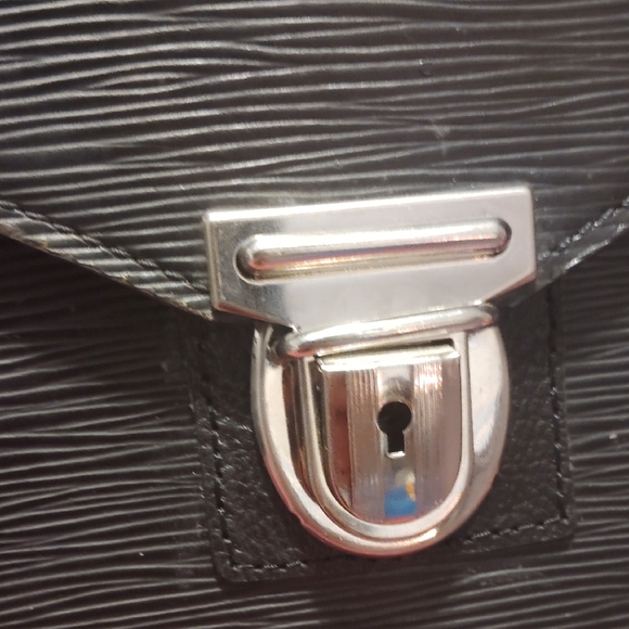 Sold - Picture 3 of 10